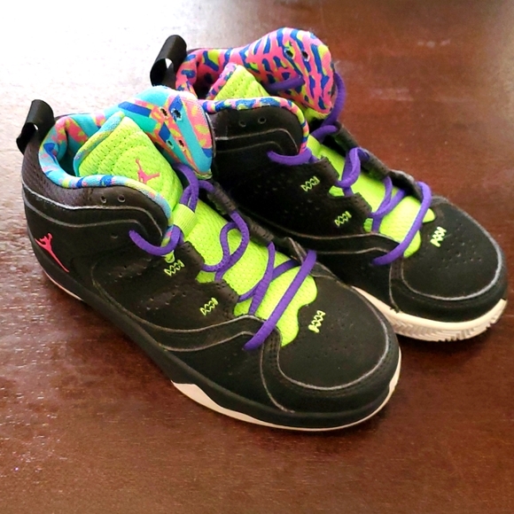 Jordan Bell-Air Shoes, Black, Kids Size 11c - Picture 2 of 4